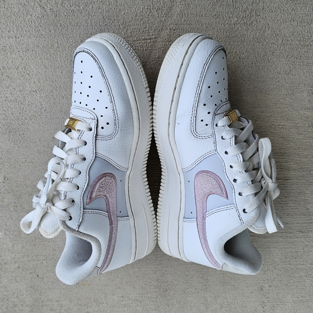 Nike  Air Force 1 Chenille Swoosh Sneakers - Picture 6 of 12